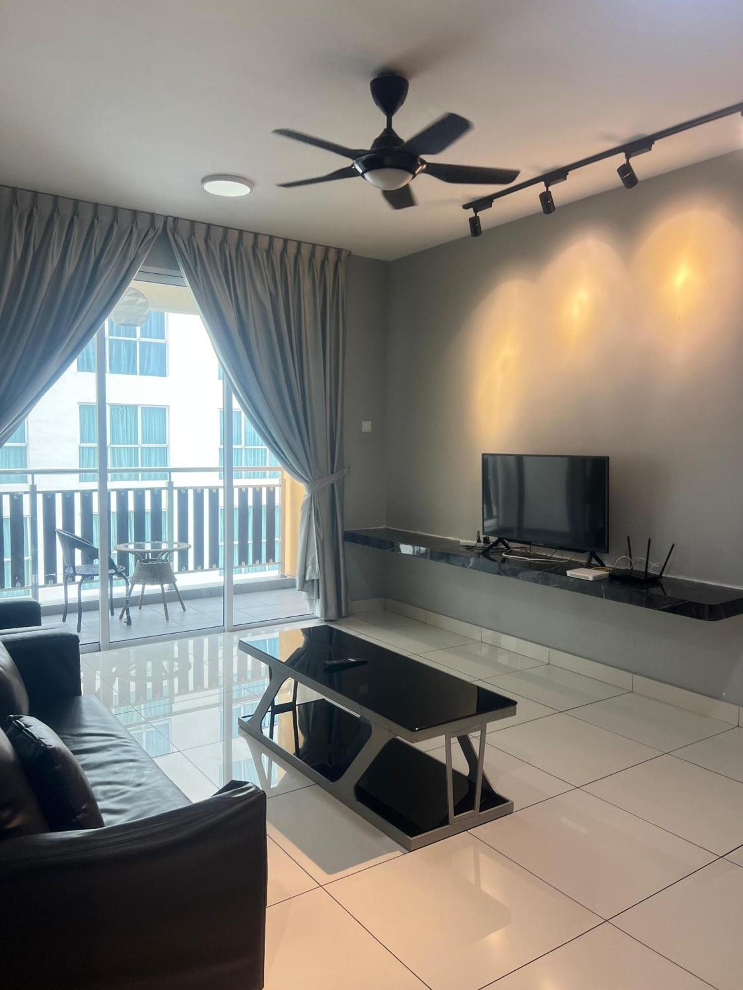 Residences At Daya By Sr Home Johor Bahru Exterior foto
